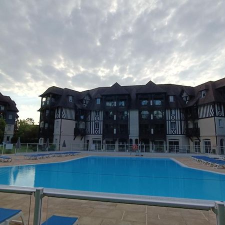 Appart 2 Chambres Piscine Chez Rox - Residence Du Golf Довиль Экстерьер фото